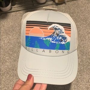 NWT billabong hat
